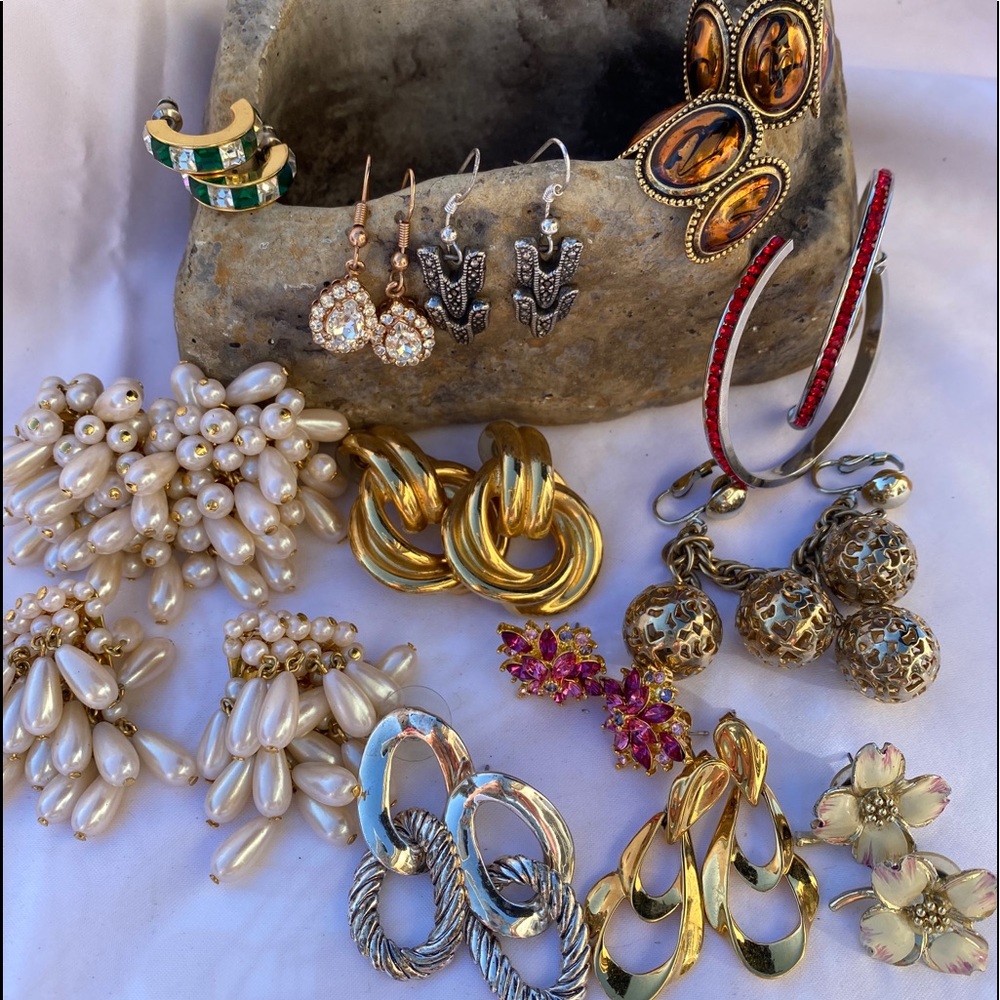 Earrings & brooch